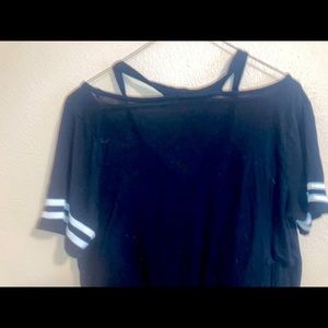 T shirt black with white stripes